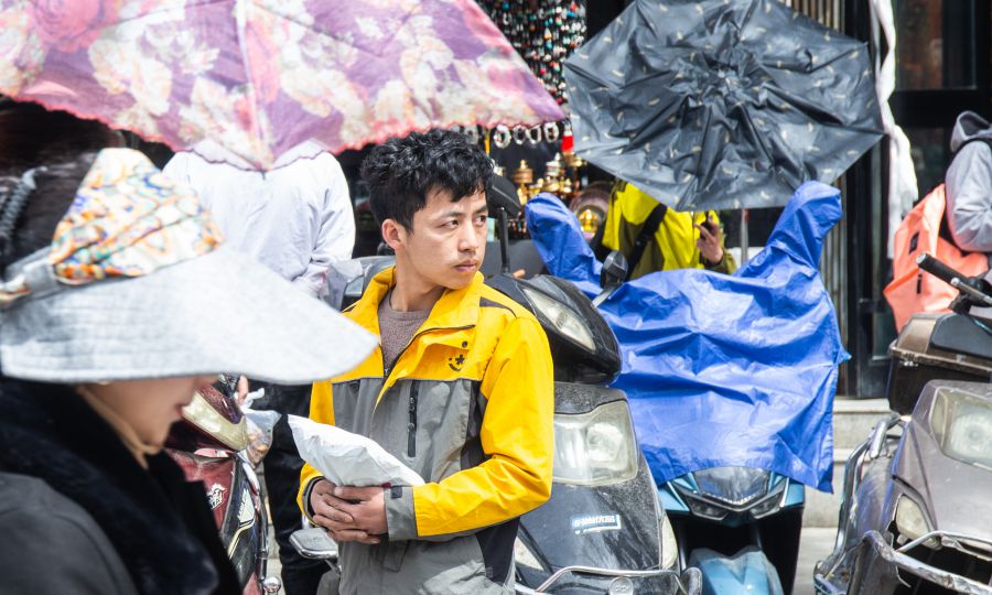 拉萨十大暴利小生意（靠在拉萨上门取快递月入20000）